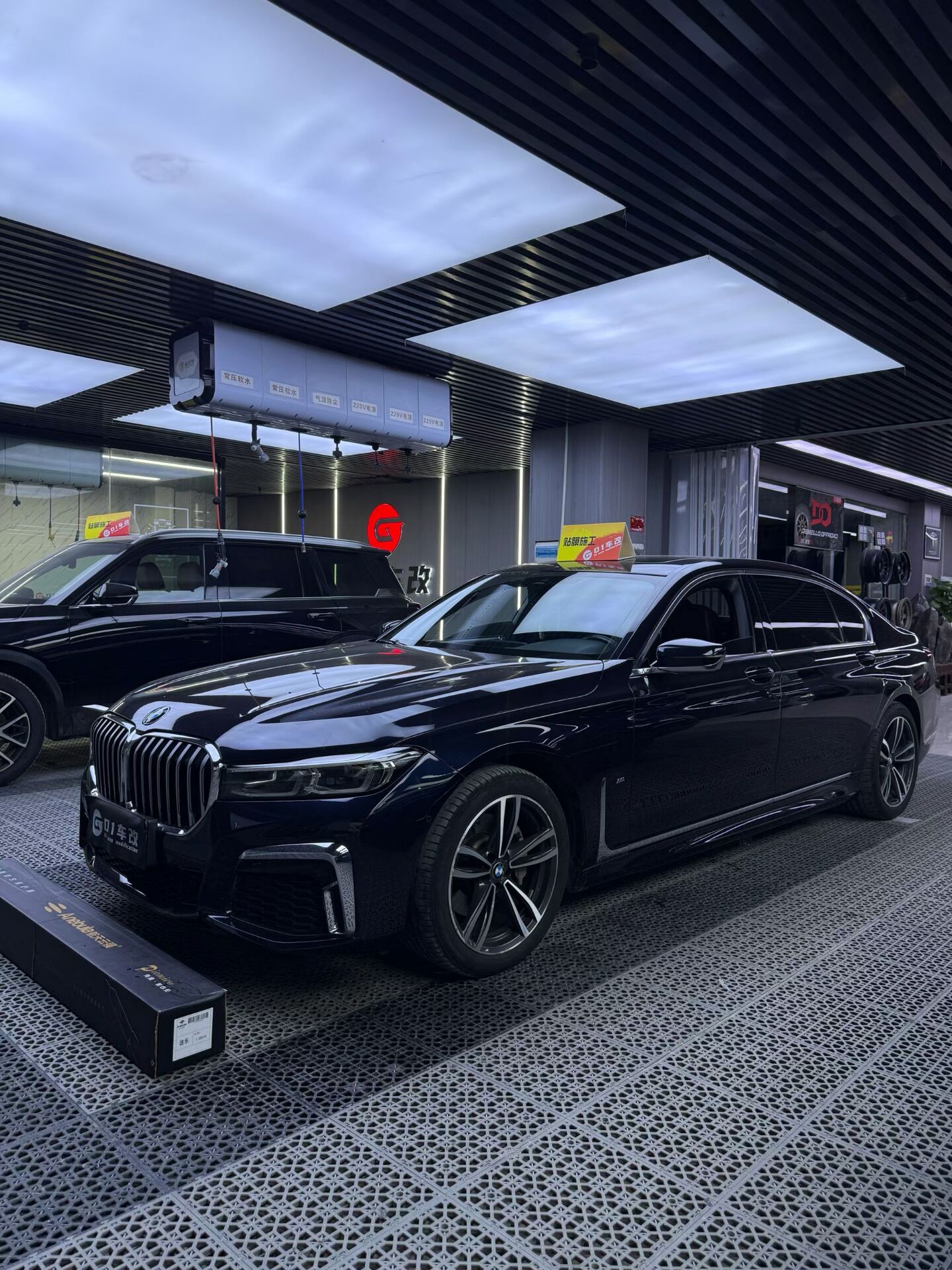 【施工车型】宝马7系 【施工套餐】航天云膜途乐系列车衣